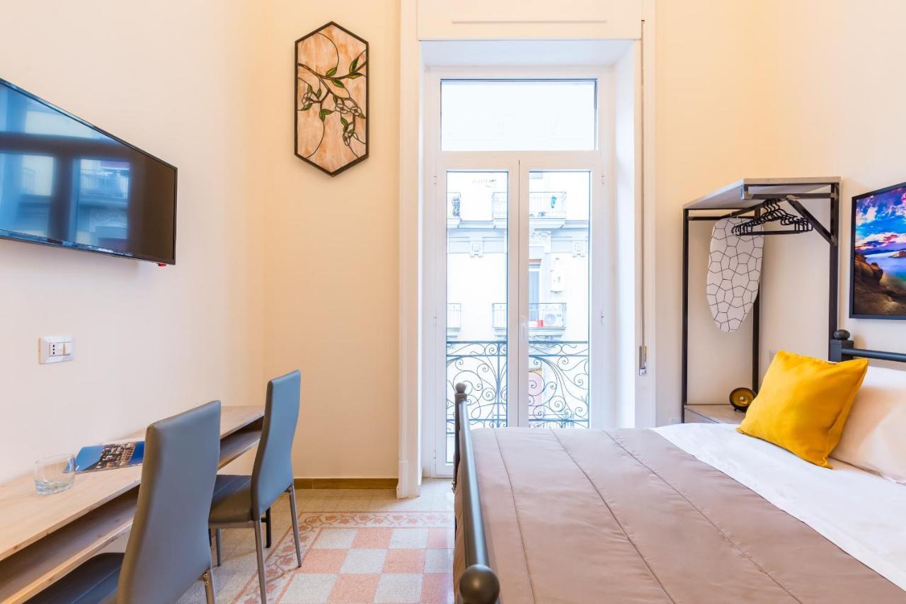 Central Station Apartments & Suites ナポリ エクステリア 写真