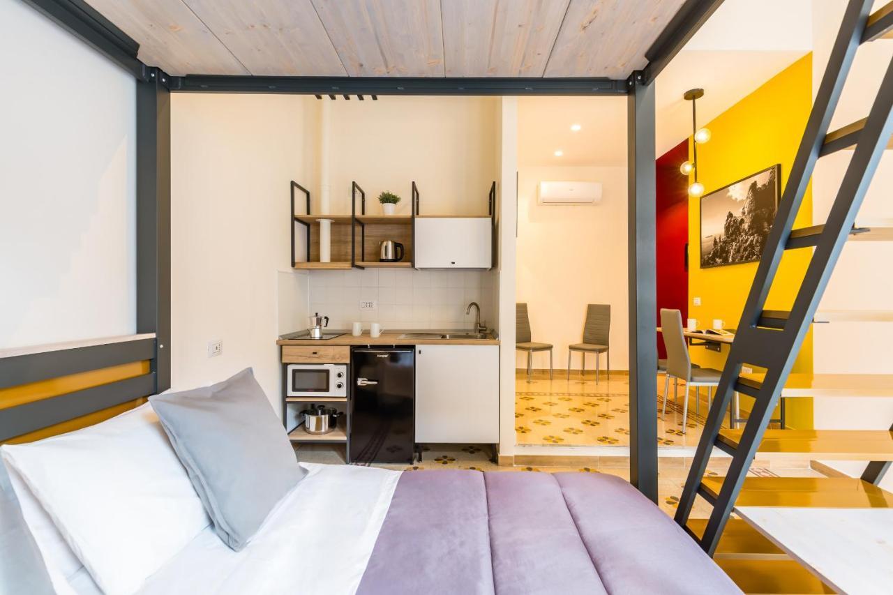 Central Station Apartments & Suites ナポリ エクステリア 写真