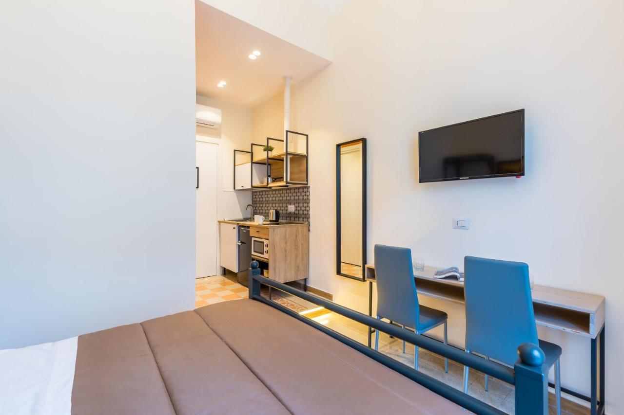 Central Station Apartments & Suites ナポリ エクステリア 写真
