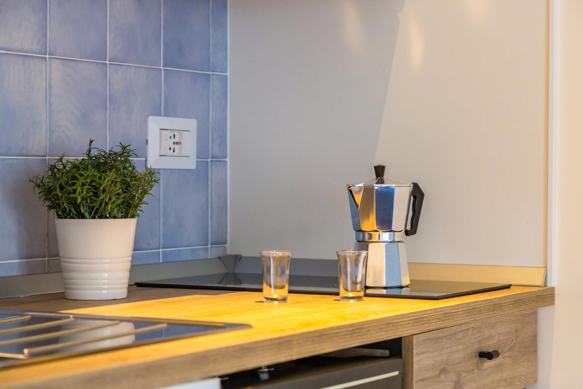 Central Station Apartments & Suites ナポリ エクステリア 写真