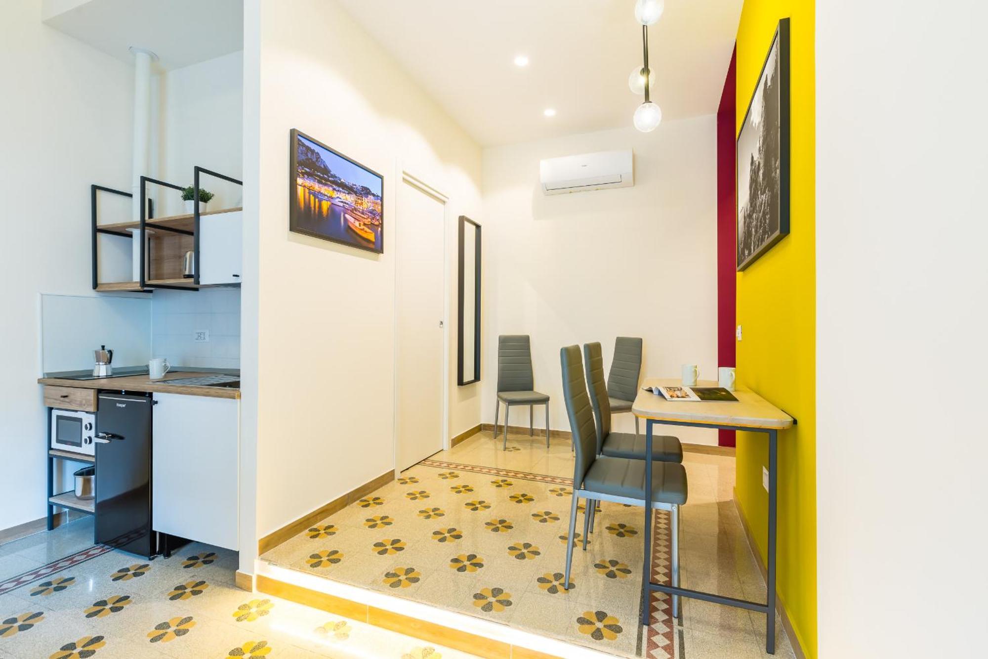 Central Station Apartments & Suites ナポリ エクステリア 写真